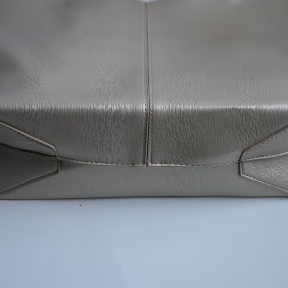 Neiman Marcus Shoulder Bag Silver - Picture 7 of 10